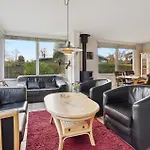 Two-bedroom In Sydals *